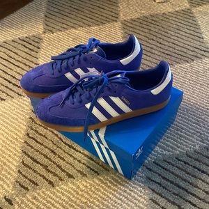 Royal Blue Gum Sole Sambas